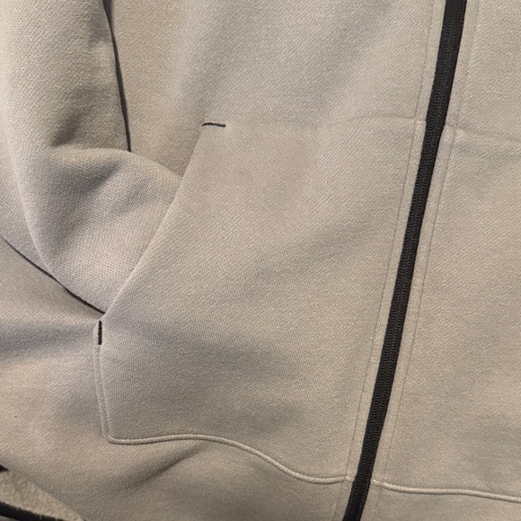 Hollister Men’s Gray Hooded Zip Up Jacket - Picture 5 of 7